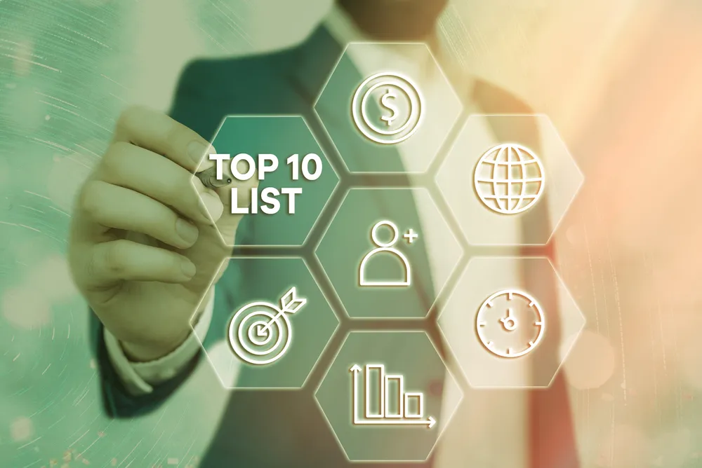 10 لیست برتر از برنامه های هوش مصنوعی با نمادهایی که کاربردهای مختلفی مانند امور مالی، اتصال جهانی و تجزیه و تحلیل را نشان می دهند.